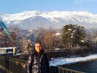 インスブルックへ降りると 山並みの景色が最高に良い
