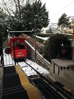 チューリッヒの大学と駅を結ぶケーブルカー