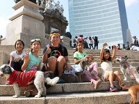 現地の子どもたちとスペイン語で交流