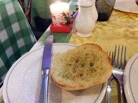 名物ガーリックパン！とっても美味しいです