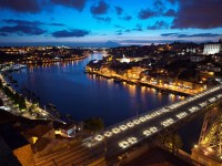 ポルトの夜景、日没は９時ころ、寒い中の撮影でした