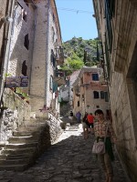 綺麗な路地が多いコトルの旧市街