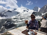 ブリタニア小屋のテラスから見た氷河です。