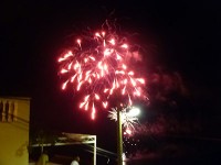 宿泊先の親父が、サプライズと言って花火をあげてくれた(笑) 結構デカかった。何のイベントだったんだろう。
