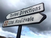 看板みっけ☆　Cite Medieval 方面へ