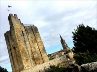 TOUR DU ROY と EGLISE MONOLITHE